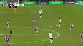 「めっちゃ上手い」「神だな」リバプール遠藤航が相手4人を無力化する一撃必殺のスルーパスを炸裂した瞬間　守備網を切り裂く縦パスにスタジアム騒然