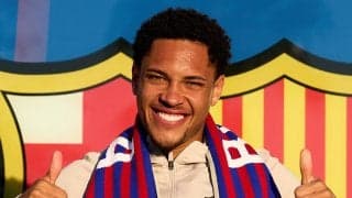 低迷バルサ　シャビ監督解任論も出るなか18歳のブラジル代表FWは救世主になれるか