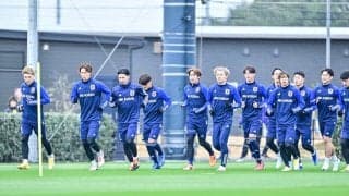 「現役にしか見えない…」森保ジャパンに帯同した「中村憲剛氏と内田篤人氏の練習参加姿」が話題に！「どんな会話するのか楽しみ」など選手ファンからも期待の声続々