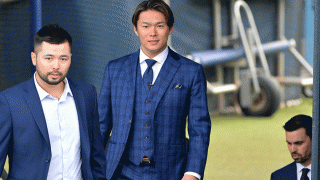 颯爽と登場の山本由伸は「どこぞの御曹司」　いかつい車が似合う存在感…日米で大反響