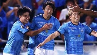 1年でのJ1復帰を目指す横浜FCが5選手と契約更新！ ベテランFW伊藤翔ら