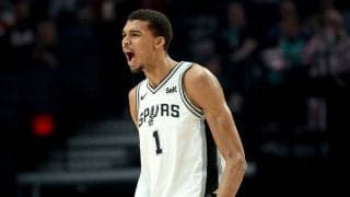 ビクター・ウェンバンヤマが“スパーズの先輩”に次いで新人としてNBA史上2人目の快記録