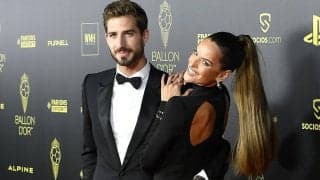 「最高に美しい」「セクシーすぎる」ドイツ代表GKのモデル妻が刺激的なビキニショット披露でファン歓喜「完璧な姿」