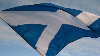 スコットランド2部で控えGKによる圧巻ゴール！　フィールドプレーヤーとして急遽出場で30メートル超えの反転ボレー弾