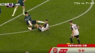 「もう見てられんわ」冨安健洋、強烈な超至近距離シュートを被弾した衝撃の瞬間　ピッチに倒れ込む姿にファンは悲痛の声「また怪我か？」「接触やばい」