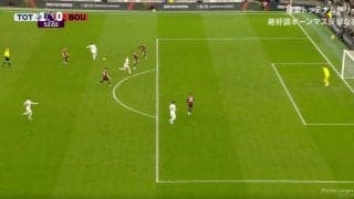 「天才かよ」「レベルが違う」 相手DF陣が騙された美しすぎる“神パス”が炸裂した瞬間　アジアNo.1ストライカーが繰り出した超絶プレー