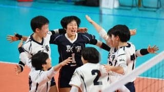 春高バレー　就実が東九州龍谷との名門対決でストレート勝ち　昨年コロナで無念の欠場に西畑監督「このコートでバレーをやらせてもらえることに感謝」