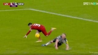 日本人初の快挙！リバプール月間MVP・遠藤航「常にボールを奪うことを考えている」 “狙い通り”の強烈ハードタックルを炸裂した瞬間　相手が強くても球際での勝負に絶対的な自信