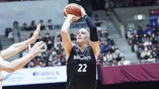 川崎のニック・ファジーカスが戦線離脱…左ヒザ関節内側側副靭帯損傷で全治未定に