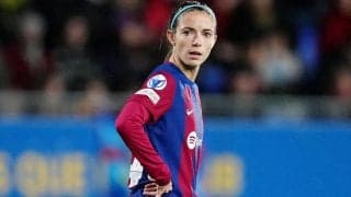 スマホが顔直撃の危険性も…バルサ女子のファンサで警鐘「少数の『罪人』により代償を払う可能性」