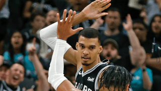 ウェンバンヤマ、初トリプルダブルはターンオーバー“0” …最年少記録を塗り替え