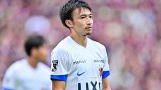 「佇まいが帝王感満載なんだよなー！」J1鹿島の10番に復帰した柴崎岳の「24年・新ユニフォーム着用映像」にファン興奮！「岳…カッコ良すぎる」と感嘆の声