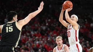 得意の3ポイントが不発に終わった富永啓生…ネブラスカ大は主導権を奪えず連勝を逃す