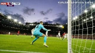 「ロケット弾だ」132億円ストライカーが“ニア上ズドン”のゴラッソを叩き込んだ瞬間！マンＵ逸材の鮮烈弾に「何回も観れる」「これは取れない」