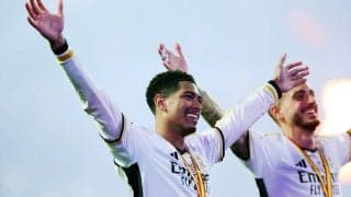 「これはクール」「アイデアが素晴らしい」スーペル・コパ制覇、ベリンガムが手にした人気ゲーム風ゲーフラが話題に！「10年後には象徴的な写真に」