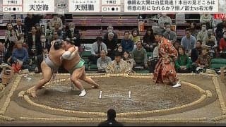 巨漢力士がド派手に一回転 大の字に倒れ「負け方の癖が強すぎ」ファン騒然