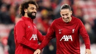 「サラーの圧倒的センス」リバプールの選手が“だるま落とし”に挑戦！想像以上の実力差にファンが驚き「ツィミカス酷すぎる（笑）」「直しちゃダメよ」