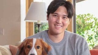 突然の登場から2か月…一緒にリハビリ、“VISA”贈呈　苦難の大谷翔平を癒した相棒