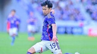 「鞄に忍ばせていったのって、これ？」日本代表DF森下龍矢がポーランドでもサービス精神全開！「めっちゃ営業スマイルの寿司店広告みたいよ」「色々とやらされていて楽しい」などの声