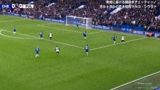 サポーター拍手喝采！「最強の39歳」プレミアリーグ最年長CBが“名人ディフェンス”で敵を封殺した瞬間！元日本代表DFは「一番良いコースに入る」とチアゴ・シウヴァを大絶賛