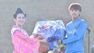 J1川崎、沖縄キャンプ入りで歓迎式典！「恩納村民は強力なサポーター」と熱いエールを受け、地元特産品などの贈呈も……鬼木達監督「期待に応えたい」