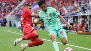 「何をやってる？」「下手をすれば失明」アジアカップで顔面キックもノーカード、中国代表MFが顔を負傷したプレーが物議