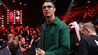 C・ロナウドが新たなフェラーリを購入！車とマッチした全身『グッチ』のコーディネートにもファン注目「キングの組み合わせ」