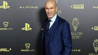 ジダンが笑顔で肩を組む日本の世界的ファッションデザイナー、2ショットに驚きの声「すごい」「2人のレジェンド」