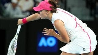 女子テニス世界ランキング1位、シフィオンテクがゲーム前に華麗なサッカーボール捌きを披露「レヴァンドフスキと良いコンビになる」