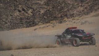 ダカール2024：カルロス・サインツが4度目の勝利、アウディが史上初となる電動ドライブトレーン車両での勝利をマーク