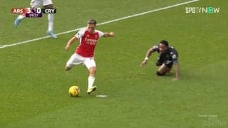 「えっぐい」「気持ちよすぎ！」GKの強肩スローからわずか10秒でフィニッシュ、ド迫力アーセナルの爆速ロングカウンター炸裂の瞬間！観客も総立ちの大興奮状態に「見たかったのこれだよ！」