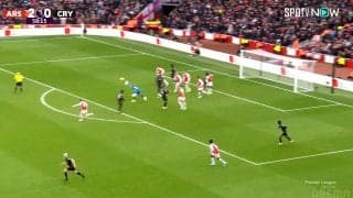 「神だ」「凄すぎる」イチローばりのレーザービーム炸裂の瞬間！アーセナルGKの超絶スローにアルテタ監督もファンも大興奮「めっちゃ見返してしまう」「最高やった」