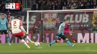 「大砲かよ！」「時速何キロだよ…」スピードが速すぎてホップする“爆速弾丸シュート”が炸裂した瞬間　レッドブルグループ仕込みの“獰猛なライオン”が強烈すぎる一撃