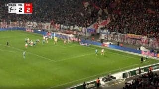 「これは優勝」「奇跡的すぎる」美しい高精度クロス→“神スライディングショット”が炸裂した瞬間　2試合連続の後半アディショナルタイム“劇的決勝弾”にサポーターが大熱狂！