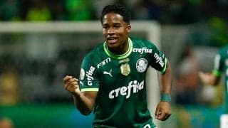 信じられない17歳…夏にレアル加入のFWエンドリッキが空港で見せた行動が話題、苦しむ靴磨きの男性に快く寄付