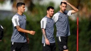 「なんてゴージャス」「全員集合だ」マイアミに集結した元バルサ戦士たち、妻も一緒に全員集合でオフを満喫！ 有名女優も居合わせる