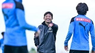 「めちゃくちゃ雰囲気良くて好き！」川崎の沖縄キャンプ“リラックスメニュー”が大盛り上がり！「アキバフェコンビがレベチすぎる笑」「鬼さんめっちゃ楽しそう」の声