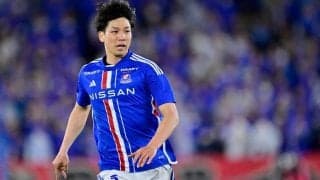 「意外と似合ってた」欧州挑戦決定のサッカー日本代表DFが早くも新ユニフォームを披露！「赤も似合ってるぞ！」「第2の渡辺剛に」などの声が広がる