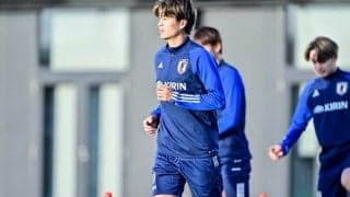 「このコンビ強すぎないか」欧州クラブでチームメイトとなった日本代表招集歴ありの「若手CB同僚2ショット」に反応続々！ A代表での共演も期待される“夢の詰まった写真”