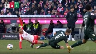 スタジアム騒然…「見たことねえ！」「そこまで巻き戻す？」 VARが生んだ悲劇！めずらしい形でゴールが取り消された超激レアシーンの瞬間