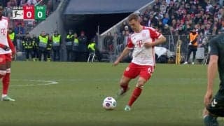 「天才かよ！」「上手すぎる」空間を支配する美しい“浮き球パス”が炸裂した瞬間　”キックの名手”が相手DF陣を無効化する超絶ピンポイントパス