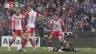 “謎ジャッジ”にブチギレ！審判どこ見てんだよ！ボール触ってただろ… まさかのファウル判定→思わず頭を抱えたドイツの神童がキレまくる瞬間