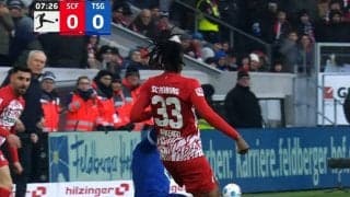 退場クラスの危険すぎるタックル！スパイク裏が足首を削った決定的瞬間…堂安律チームメイトが悶絶「レッドじゃない？」「あかんぞ」