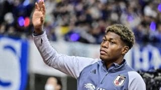 【森保ジャパンはインドネシアとどう戦ったか(2)】「厳しいですけど、試練を与えた」と指揮官が鈴木彩艶に賭ける期待……覚悟を持っての3戦連続起用