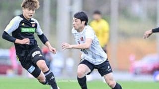 「うっま笑」「超綺麗な落ちるFK」浦和・中島翔哉が決めた沖縄キャンプ・仙台戦での「直接FK弾」が驚愕！ 直後には「ニヤニヤが止まらない」とファンが注目した“もう一つの場面”も