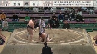 「立てる？」苦しそうな力士に館内ざわめき「もろくらった」「呼吸できなくなったな」ヒヤリも…自力で立ち上がり観客から拍手