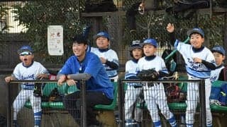 大学中退の挫折も…別世界で知った“新たな野球観”　対話から引き出す「動ける力」