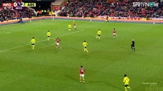 「冨安なら弾き返していた」アーセナルDFの“緩すぎる守備対応”が物議！失点関与でチームメイトと口論も「攻撃で頑張ってもらおう」の声も