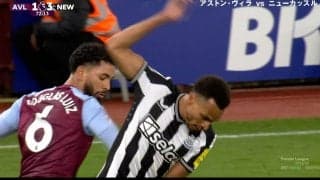 敵と主審にブチギレ！「どこがファウル？」→「うるせえよ！」ブラジル代表MFが“不必要なショルダーチャージ”でイエローカードを食らう一部始終