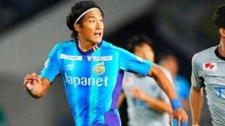 「ようやく撮れた『奇跡の1枚』です！笑」岩手FW都倉賢が妻との“奇跡の1枚”を大公開！『本来の自分達』の写真も隠さず披露「かわいい2人」「幸せ感が伝わります」